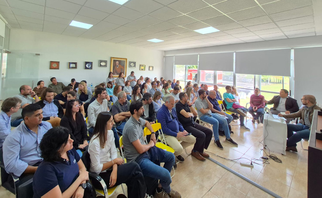 Más de 50 técnicos se capacitaron en Rojas sobre los nuevos procesos digitales del sistema de semillas